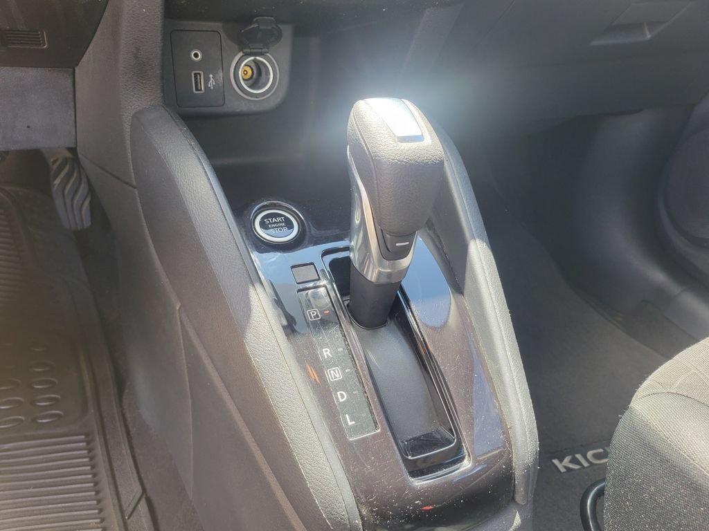 Used 2022 Nissan Kicks S FWD image 29