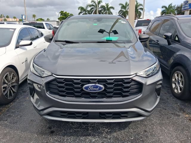 Certified 2023 Ford Escape ST-Line w/ Tech Pack #1 FWD image 2