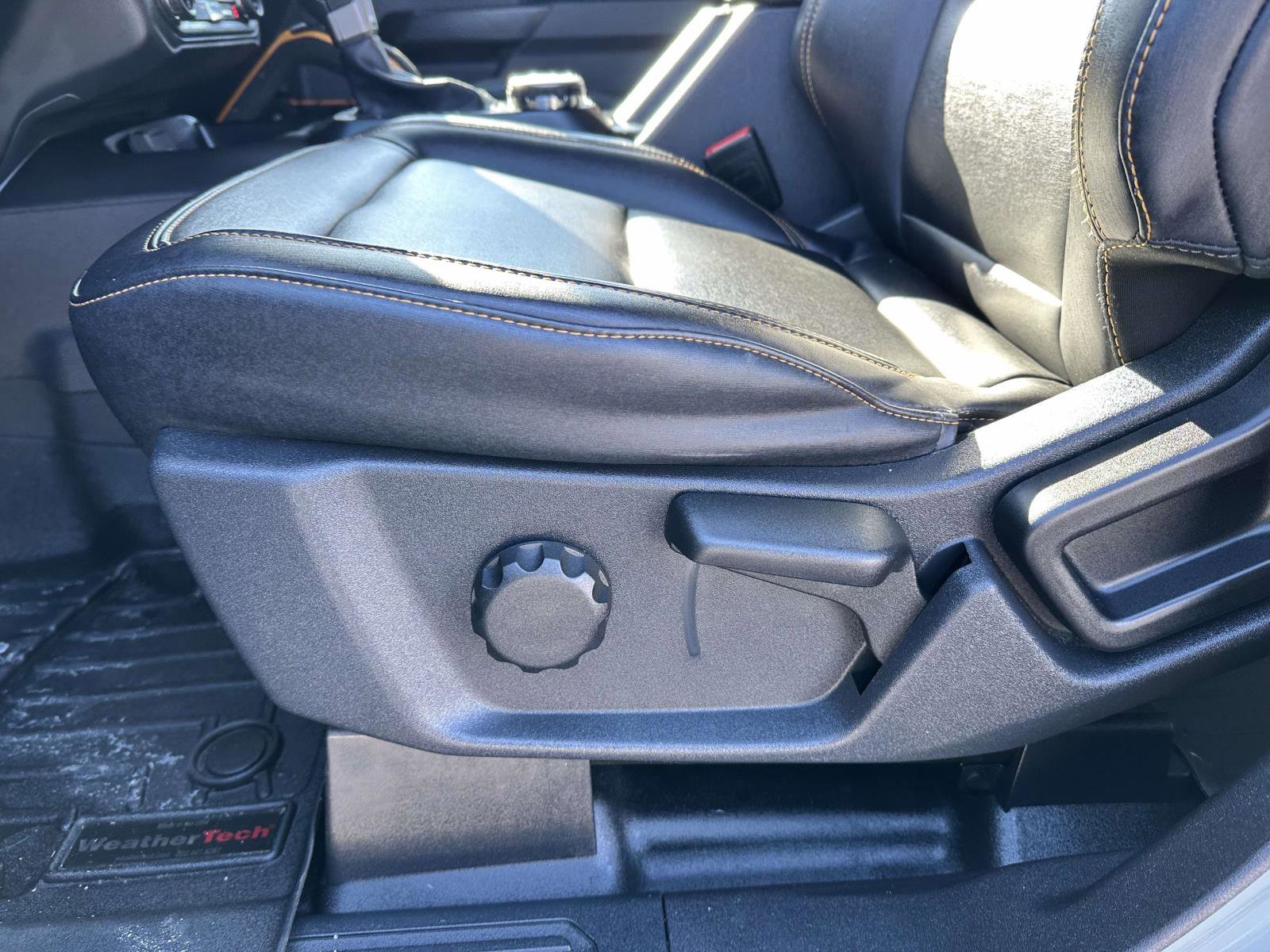 Certified 2024 Ford Bronco Badlands w/ Sasquatch Package image 11