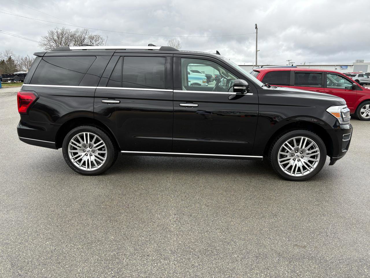 Certified 2024 Ford Expedition Limited image 2