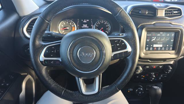 Used 2020 Jeep Renegade Latitude w/ Cold Weather Group image 19