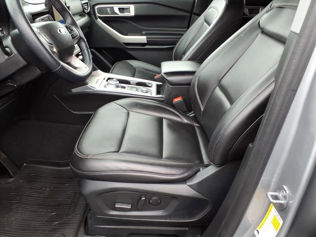 Certified 2023 Ford Explorer XLT w/ Equipment Group 202A image 14