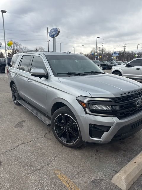 Certified 2023 Ford Expedition Limited image 1