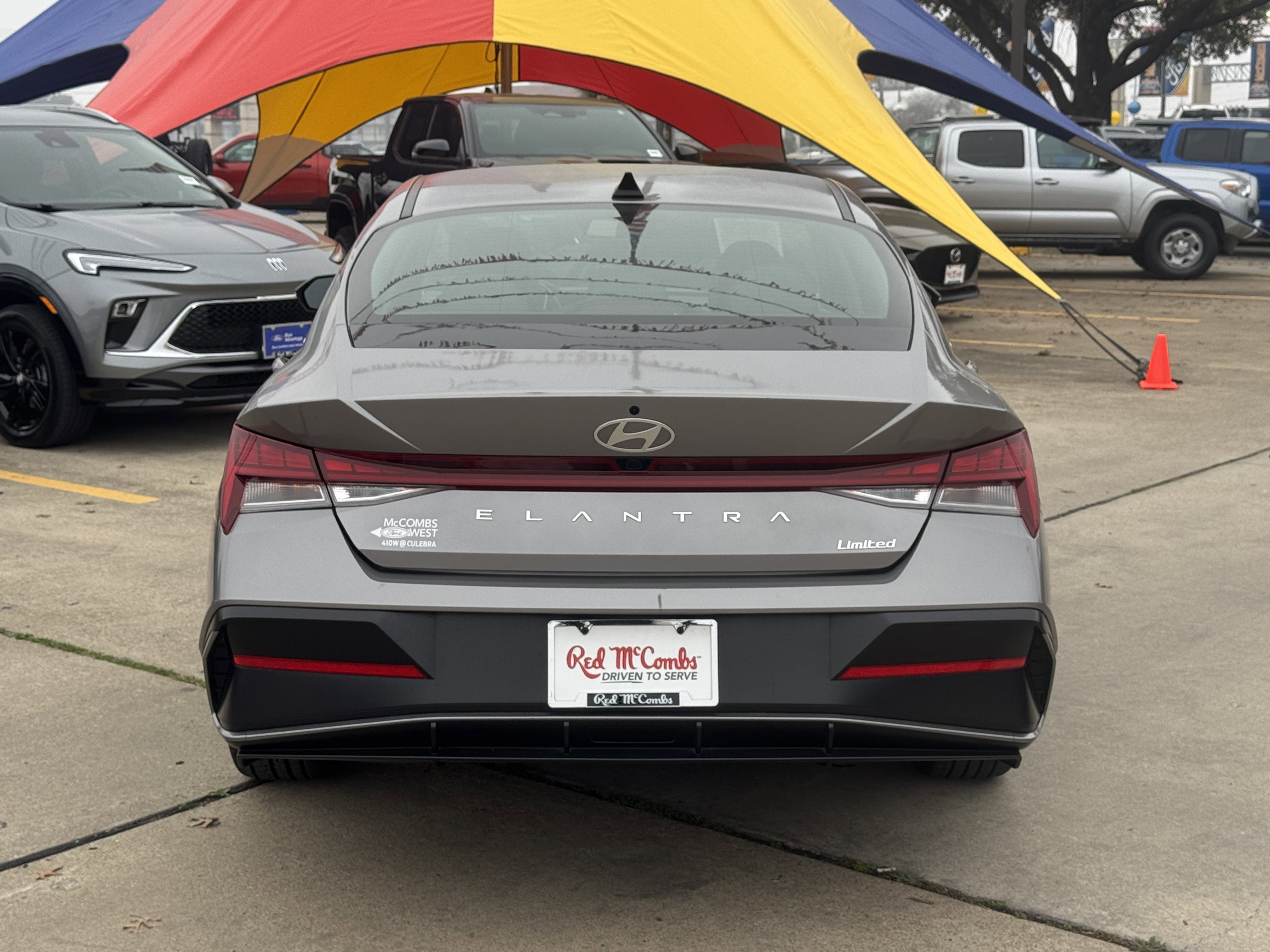 Used 2025 Hyundai Elantra Limited image 5