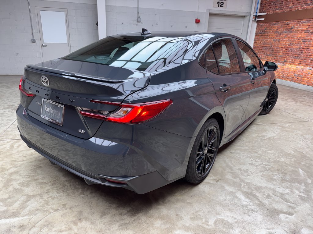Used 2025 Toyota Camry SE FWD image 4