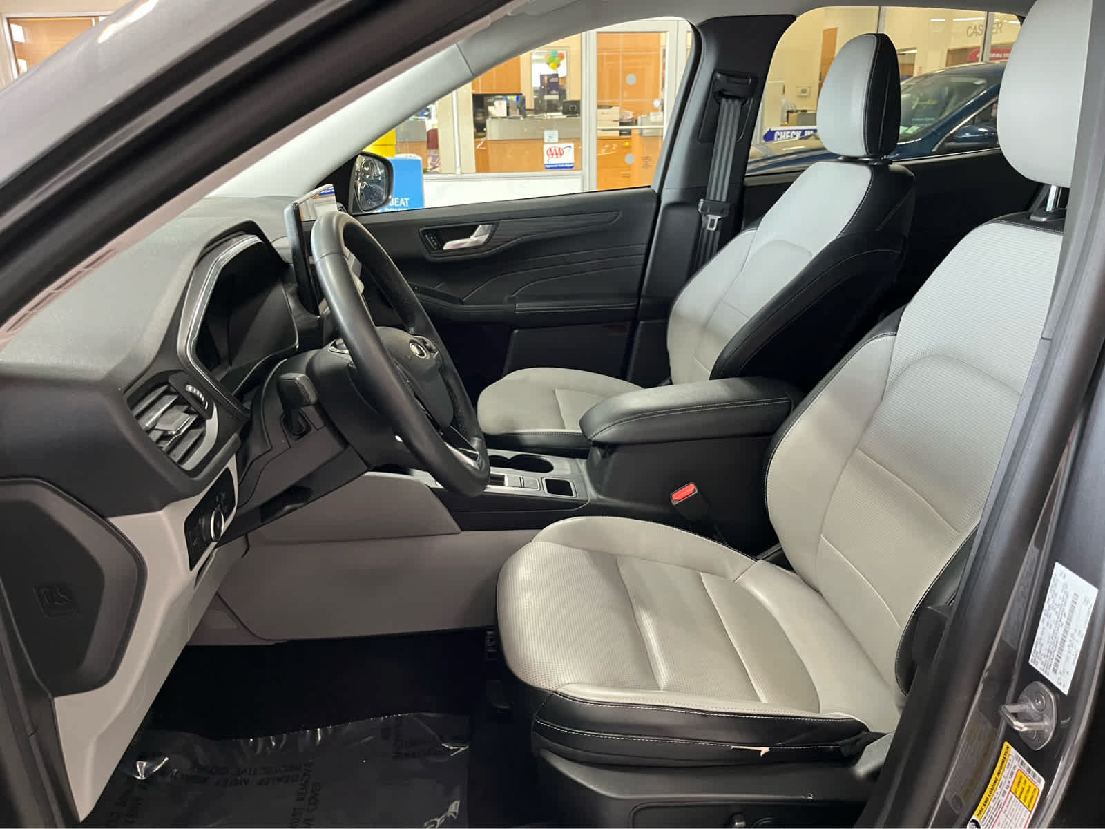 Certified 2023 Ford Escape Platinum AWD/4WD image 17