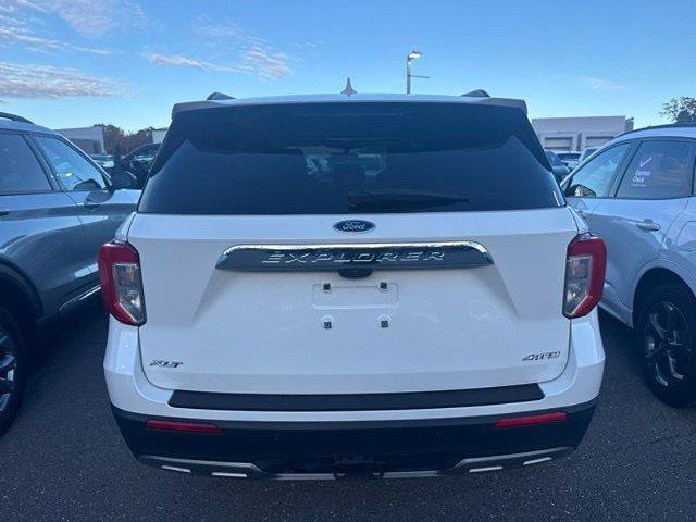 Certified 2023 Ford Explorer XLT w/ Equipment Group 202A AWD/4WD image 18