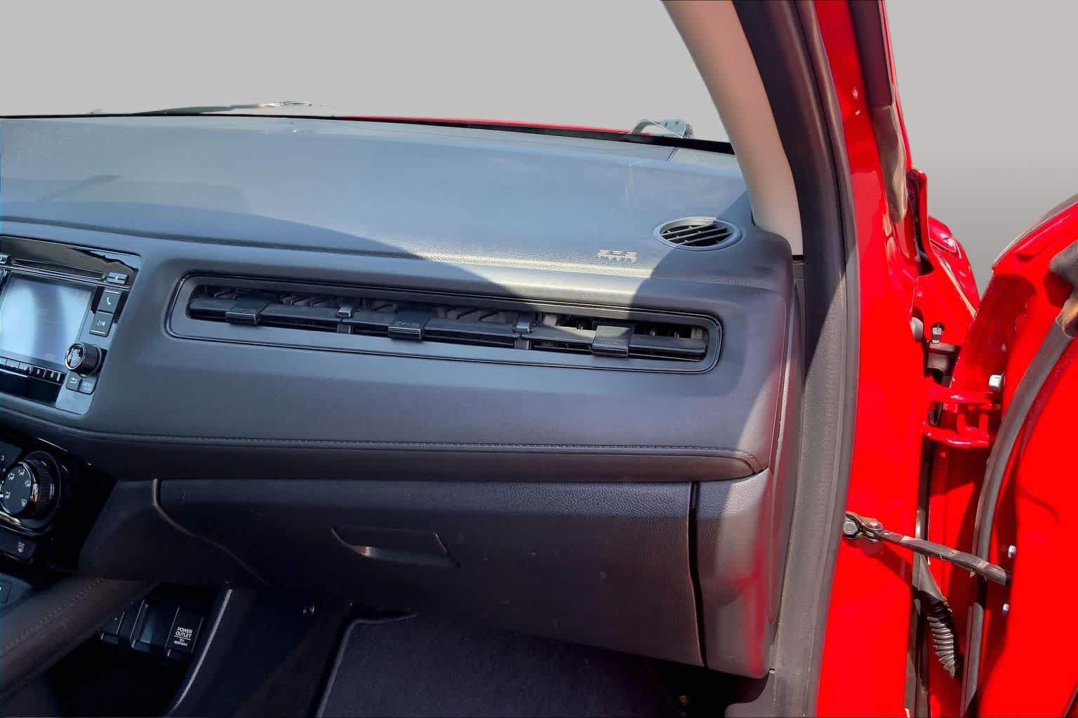 Used 2018 Honda HR-V LX image 19