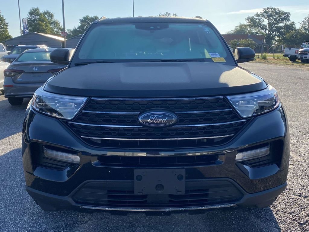 Certified 2020 Ford Explorer XLT w/ Equipment Group 202A RWD image 2