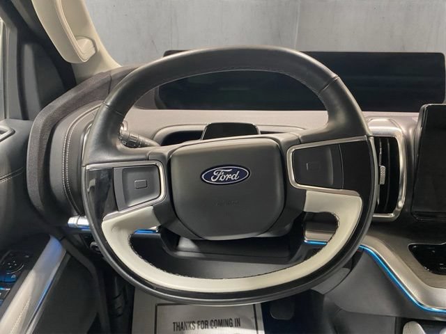 Certified 2025 Ford Expedition Max Platinum w/ Driver's Package AWD/4WD image 14