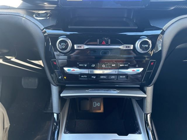 Certified 2024 Ford Explorer ST-Line w/ Class IV Trailer Tow Package image 31