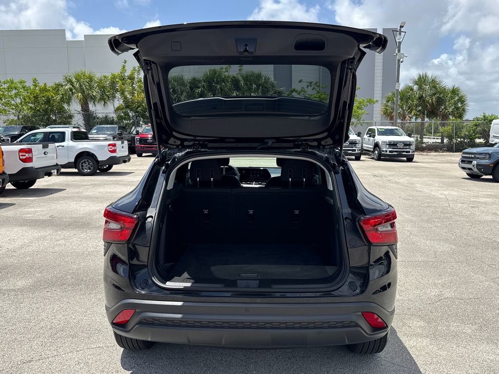 Used 2024 Chevrolet Trax LS w/ LS Convenience Package FWD image 27