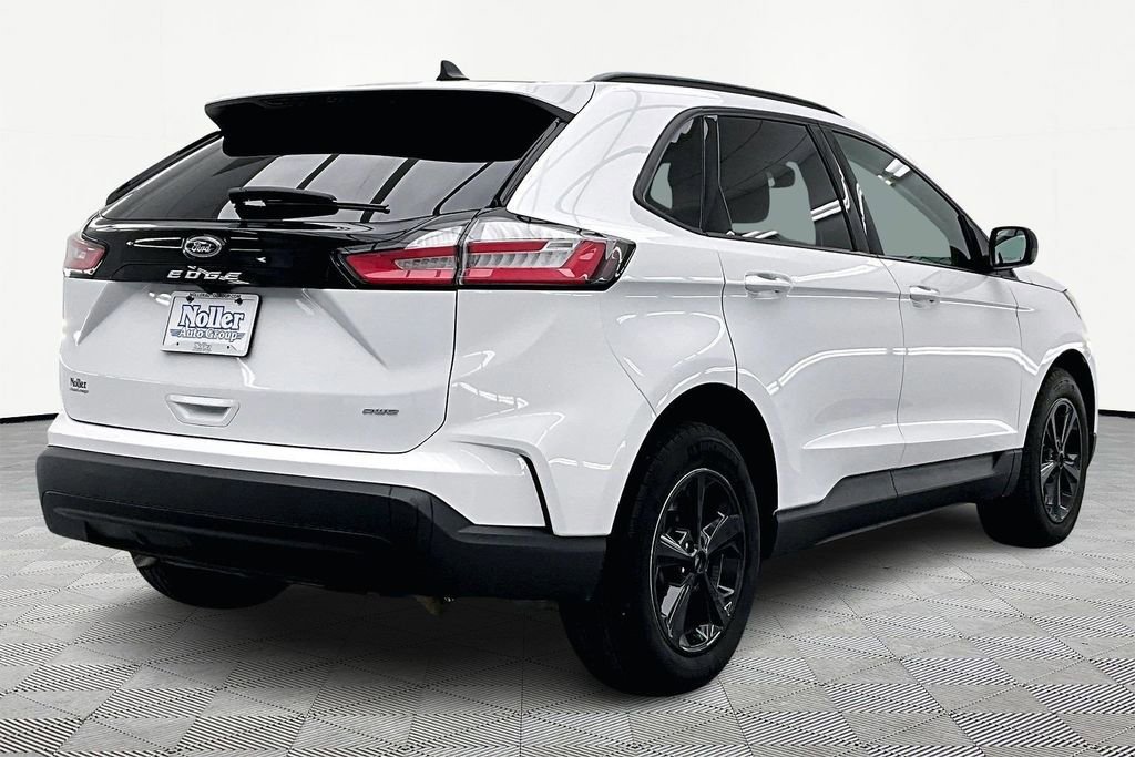 Certified 2024 Ford Edge SE image 4