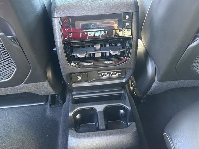 Used 2023 Jeep Grand Cherokee L Limited AWD/4WD image 18
