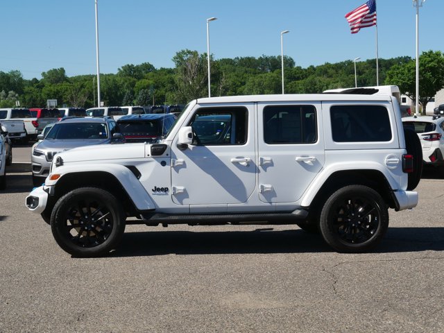 Used 2021 Jeep Wrangler Unlimited Sahara AWD/4WD image 6