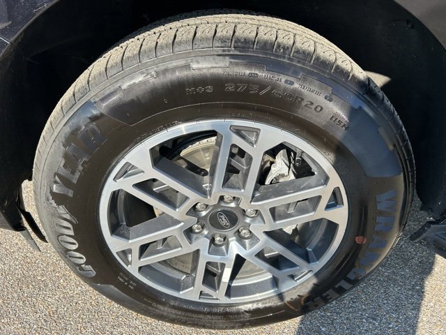 Certified 2025 Ford Expedition Active image 10