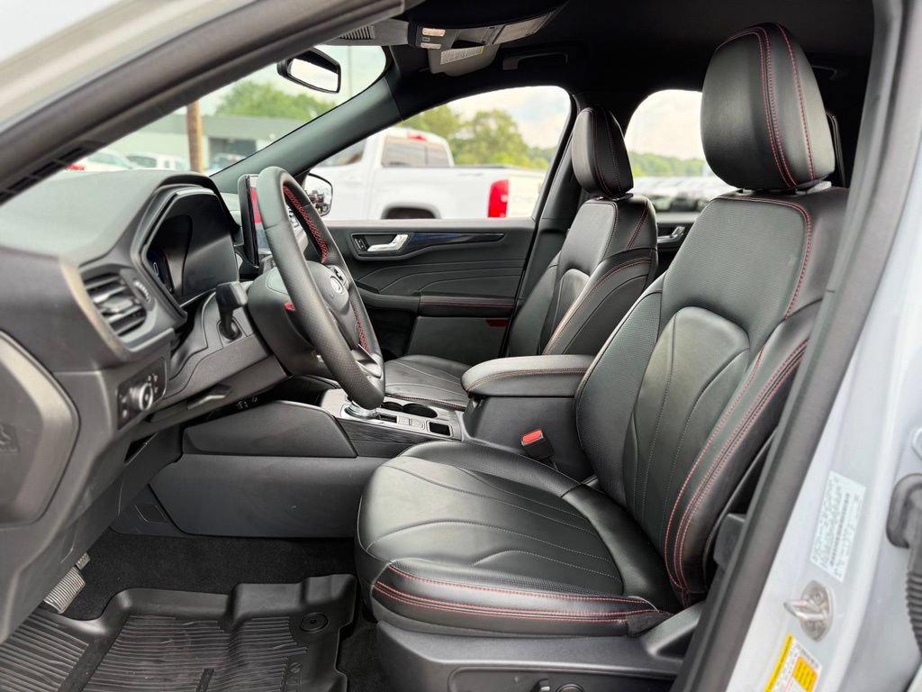 Certified 2025 Ford Escape ST-Line Elite w/ Premium Technology Package AWD/4WD image 12