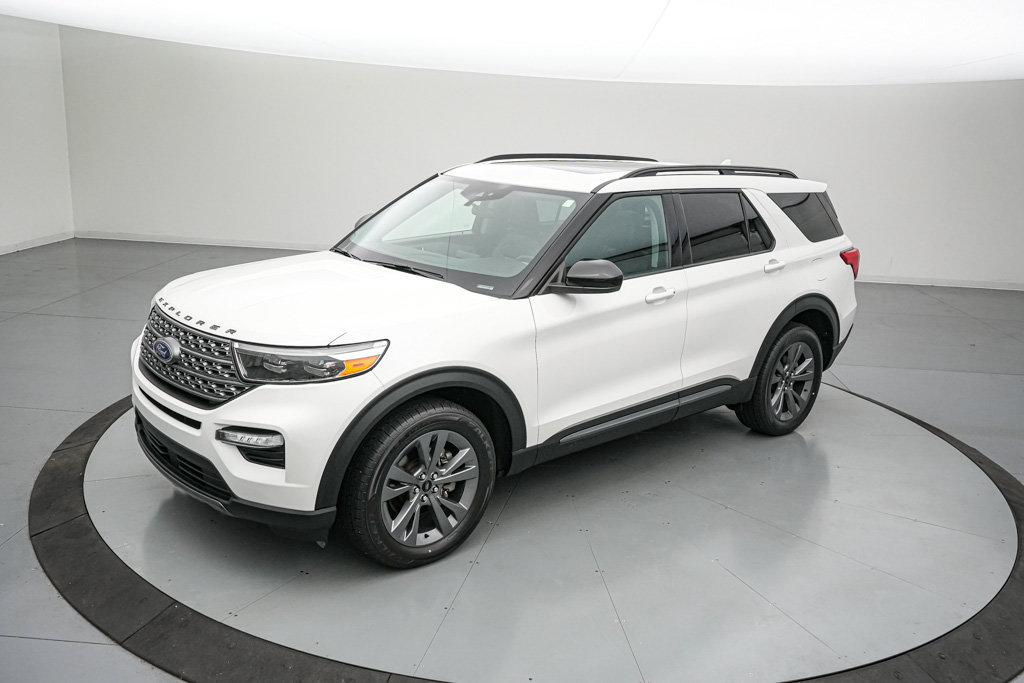 Certified 2023 Ford Explorer XLT w/ Equipment Group 202A AWD/4WD image 8