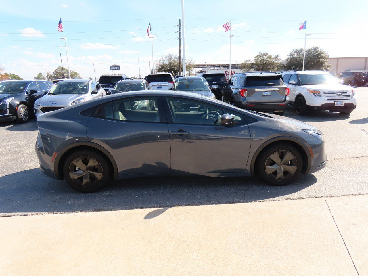 Used 2023 Toyota Prius LE image 6