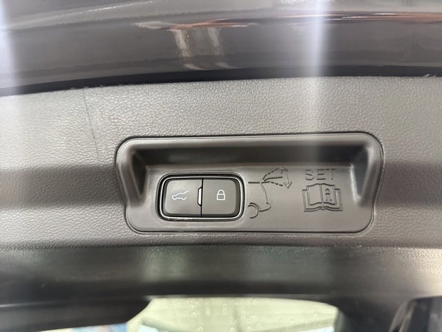 Certified 2022 Ford Explorer XLT w/ Equipment Group 202A image 9