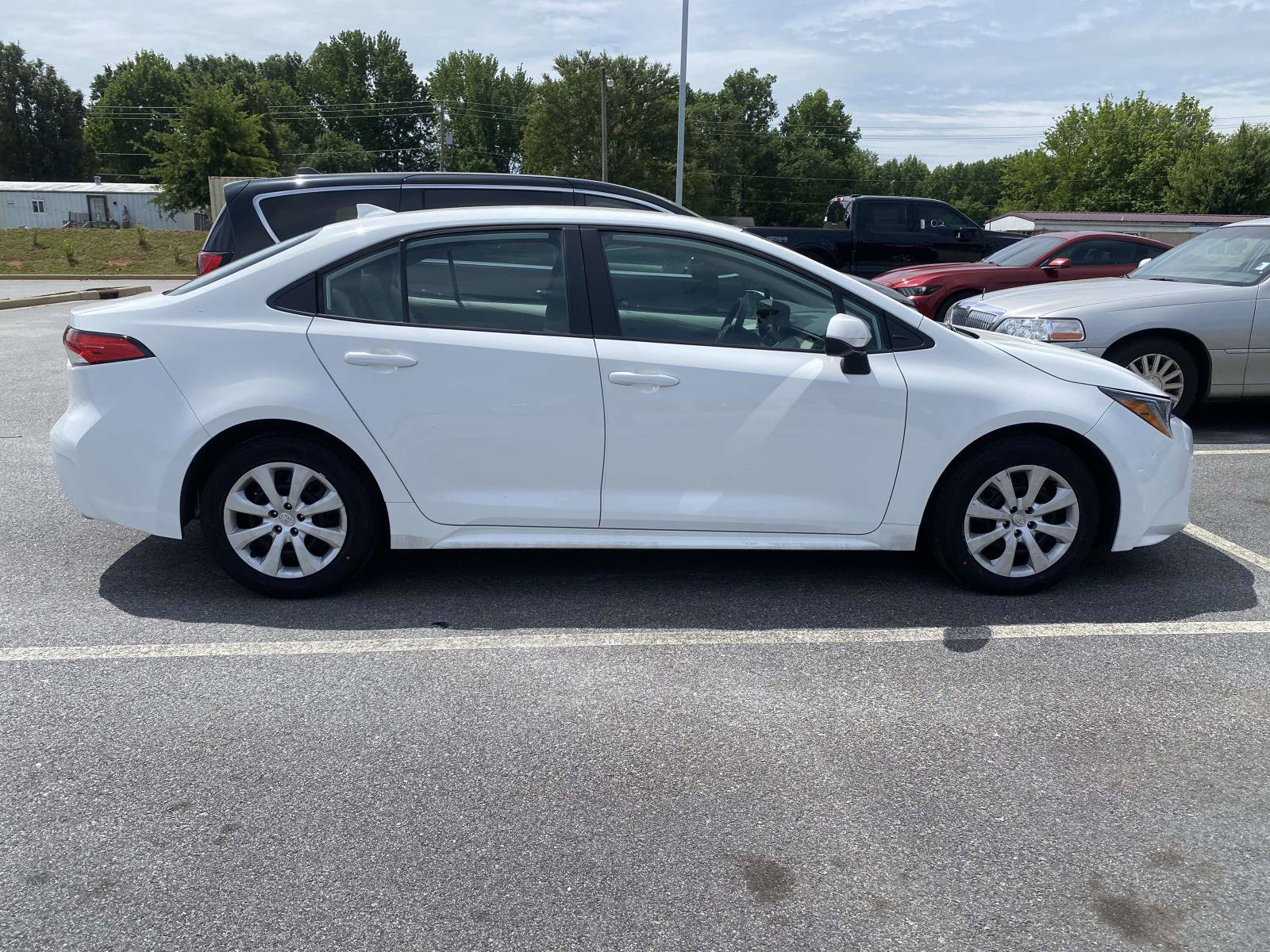 Used 2024 Toyota Corolla LE FWD image 8