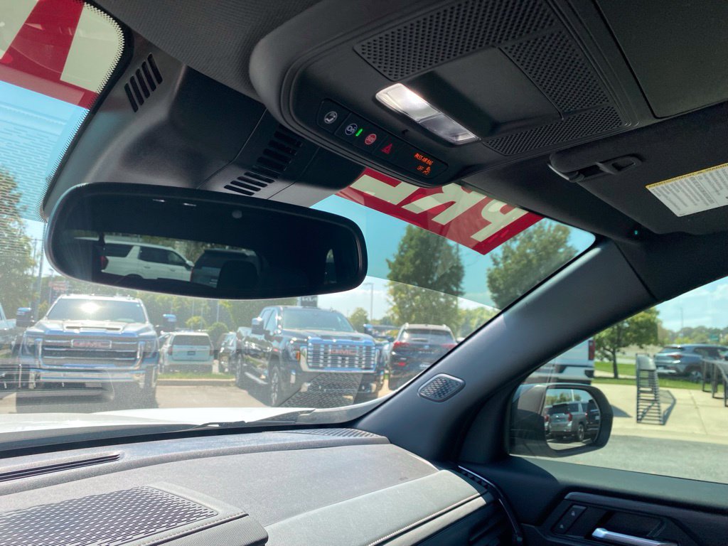 Used 2025 GMC Acadia AT4 AWD/4WD image 22