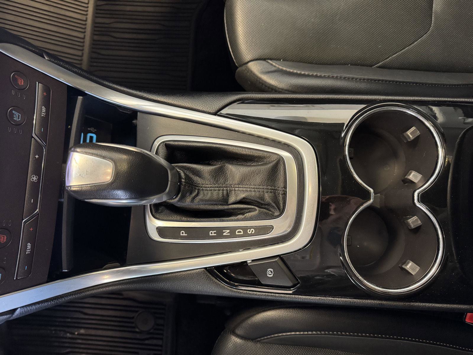 Certified 2017 Ford Edge Titanium w/ Equipment Group 301A image 40