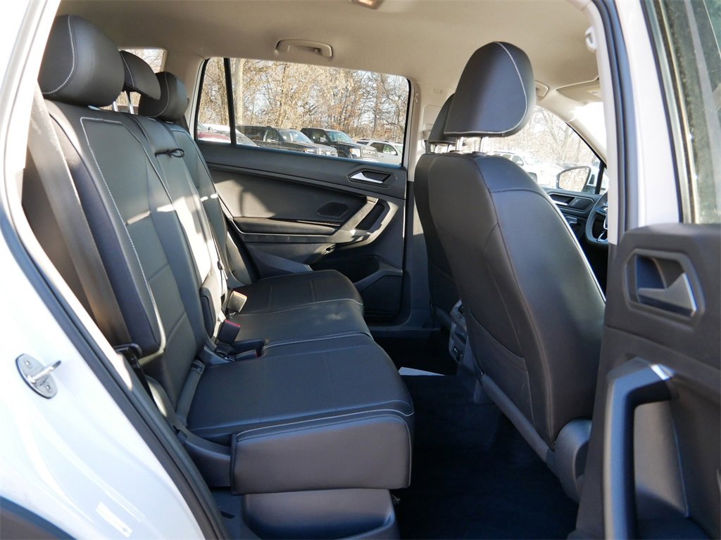 Used 2021 Volkswagen Tiguan SE image 9