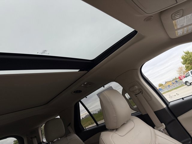 Certified 2024 Ford Explorer Platinum w/ Technology Package image 11