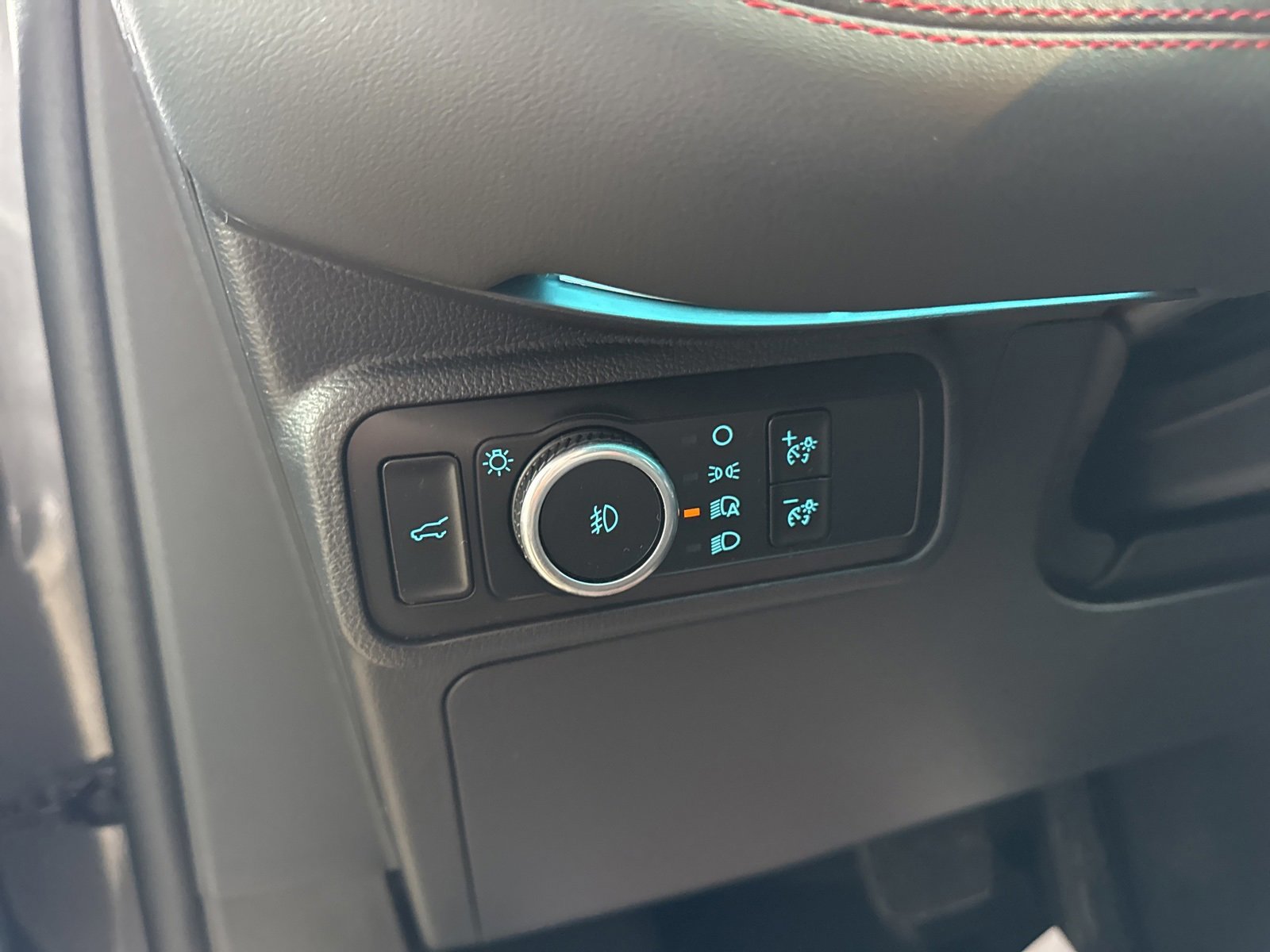 Certified 2025 Ford Explorer ST-Line w/ Premium Package image 28