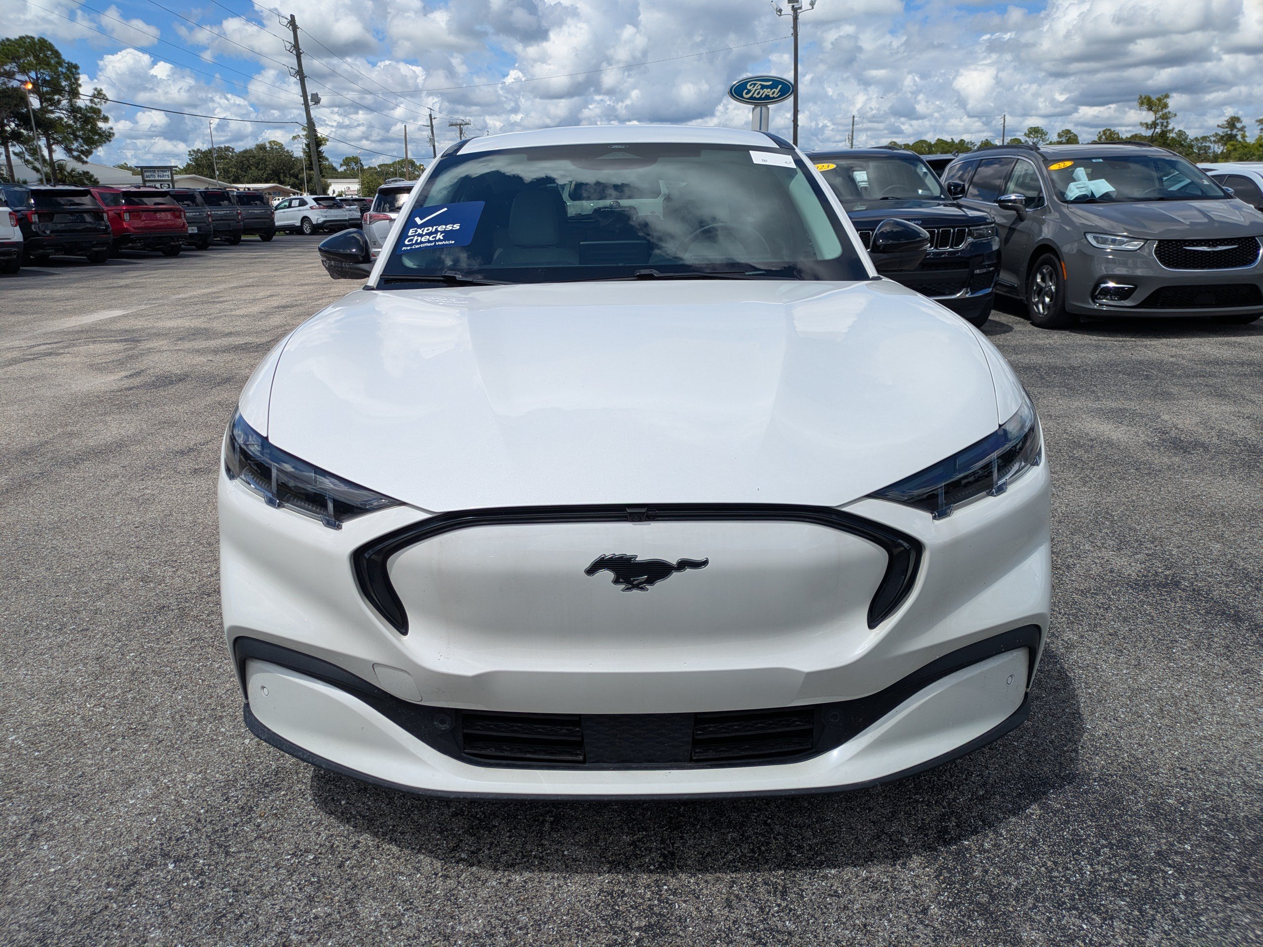 Certified 2025 Ford Mustang Mach-E Premium RWD image 9