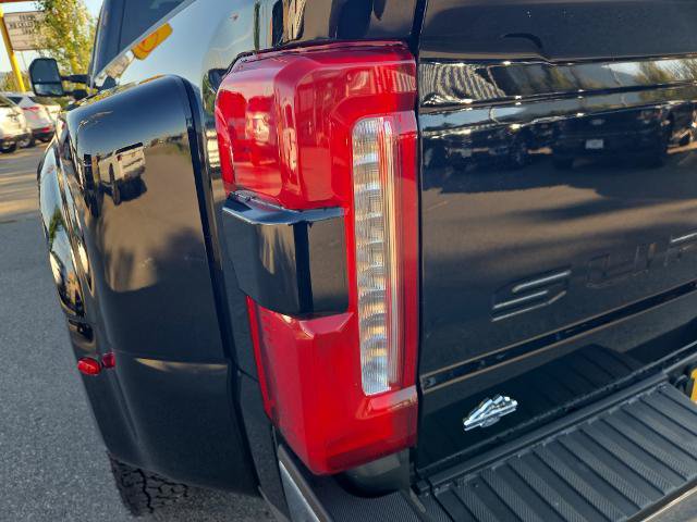 Certified 2024 Ford F350 Lariat w/ Lariat Ultimate Package AWD/4WD image 6