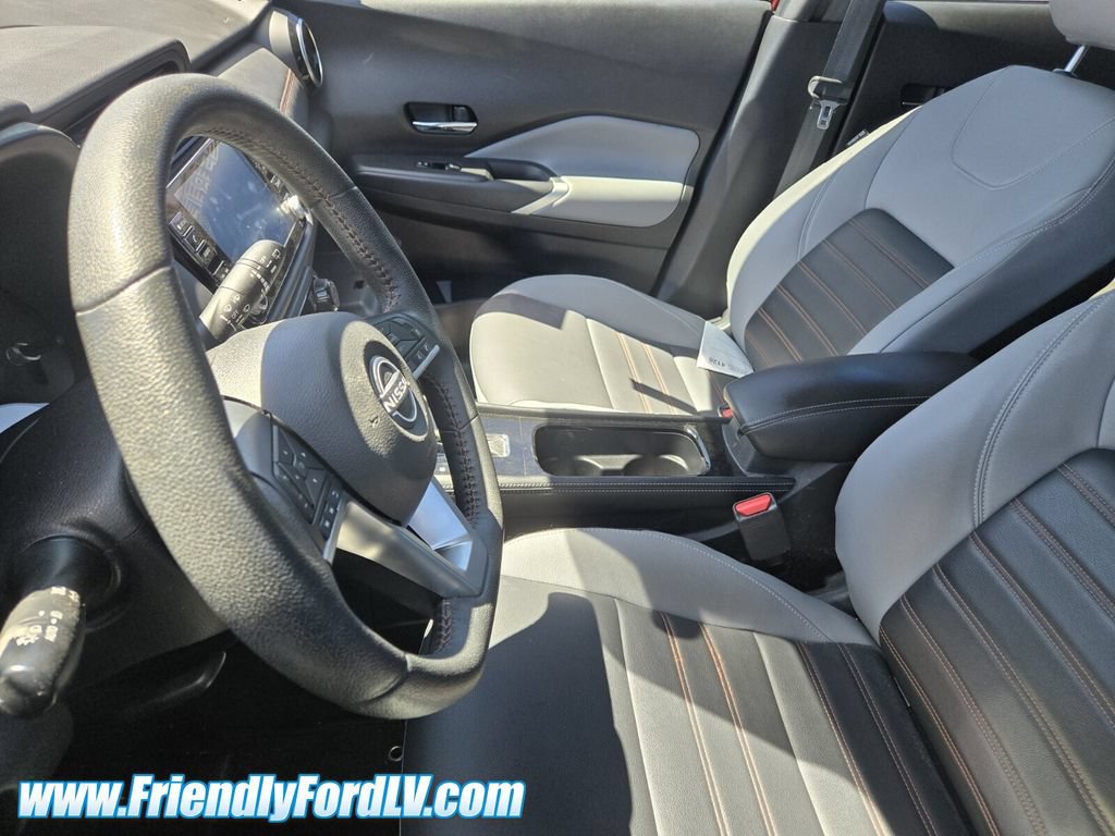 Used 2023 Nissan Kicks SR w/ SR Premium Package FWD image 4