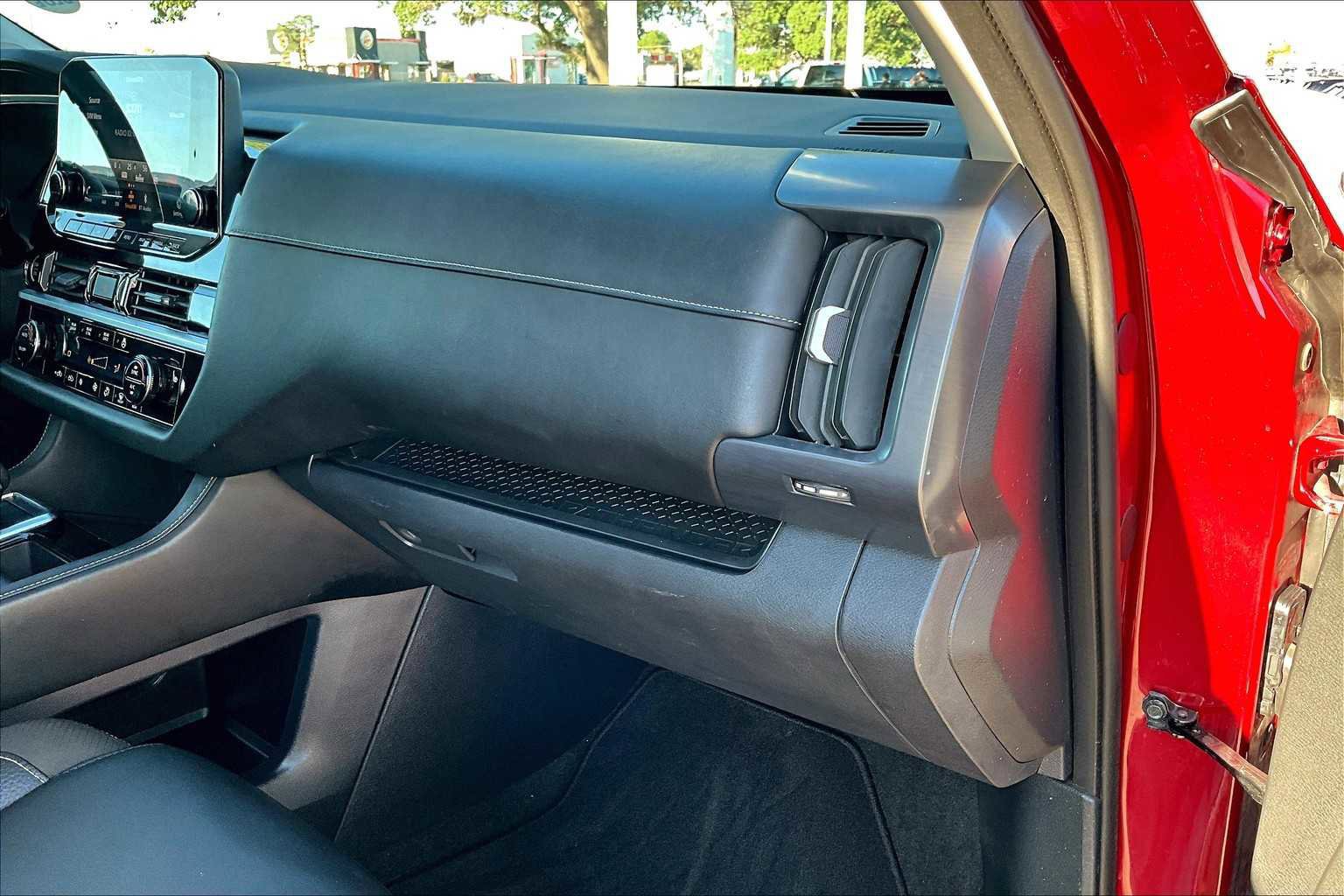 Used 2023 Nissan Pathfinder SL w/ SL Premium Package image 18