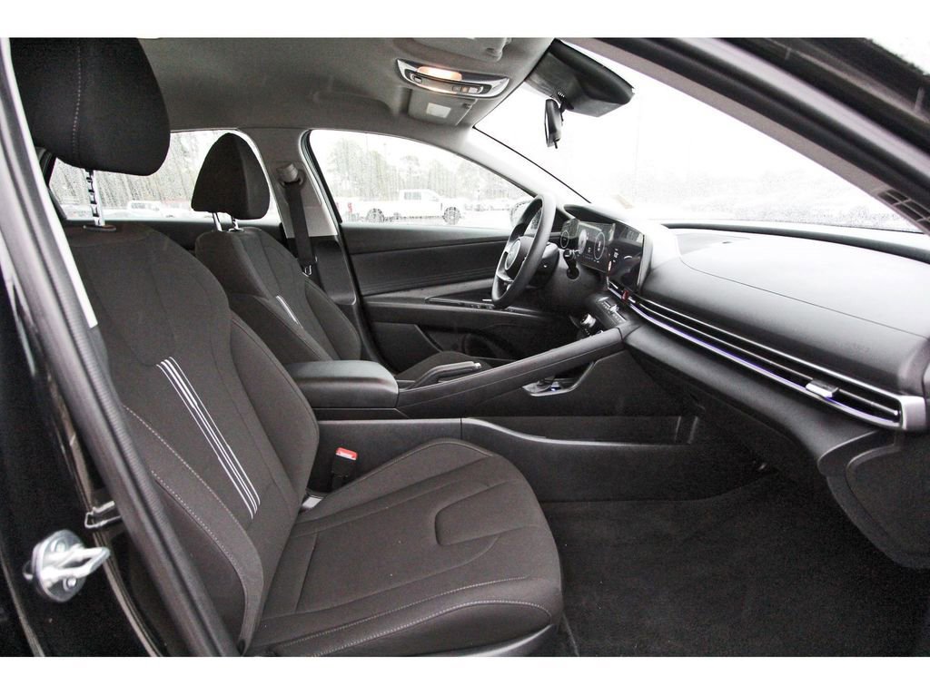 Used 2024 Hyundai Elantra SEL image 26