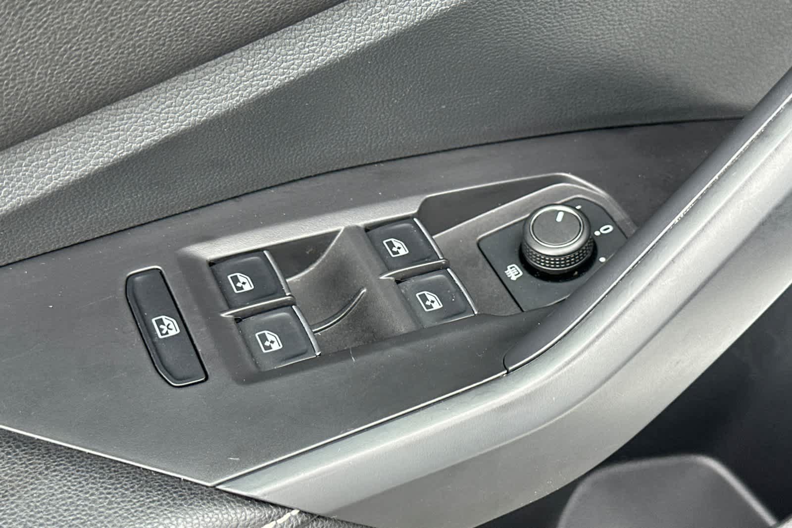 Used 2025 Volkswagen Jetta Sport FWD image 13