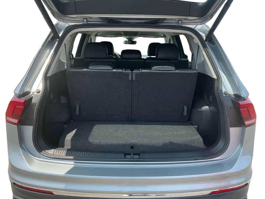 Used 2024 Volkswagen Tiguan SE FWD image 24