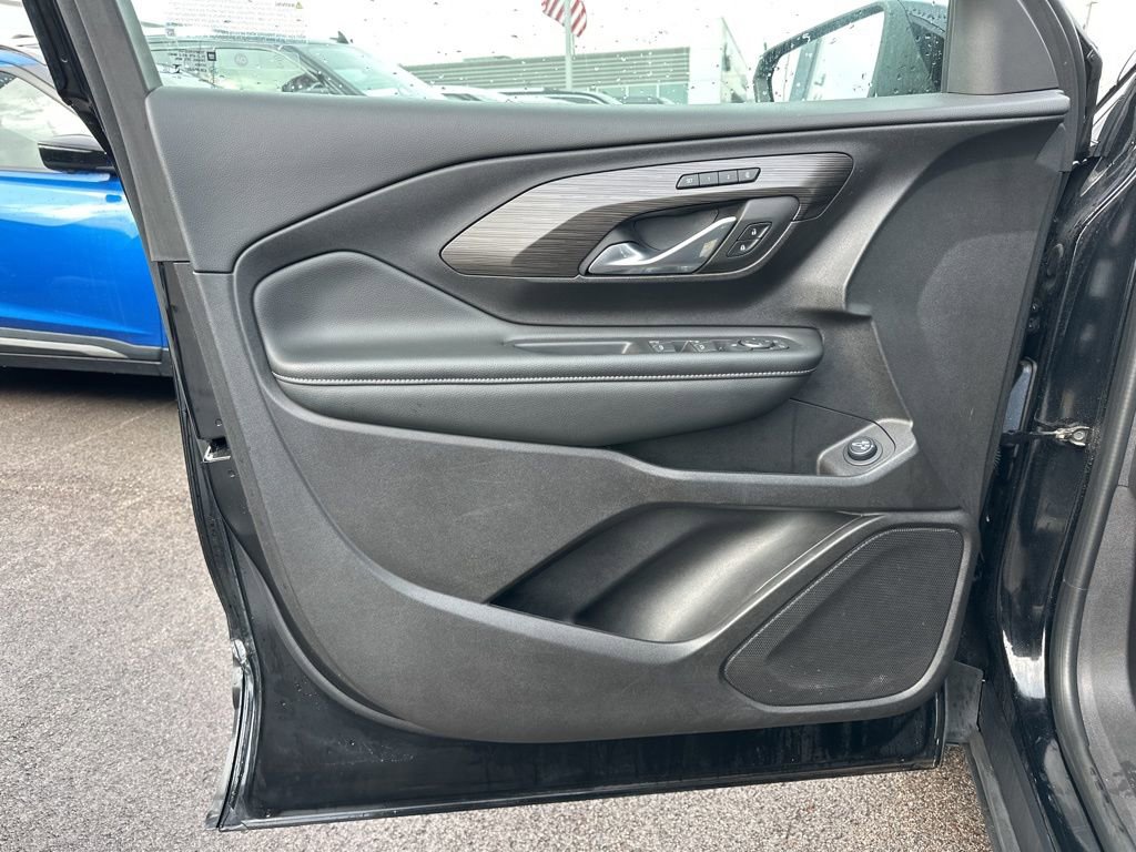 Used 2024 GMC Terrain SLT image 22