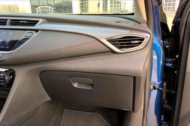 Used 2022 Buick Encore GX Select image 17