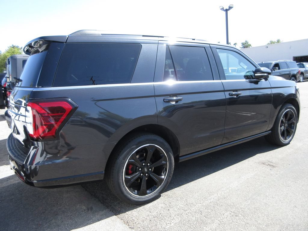 Certified 2024 Ford Expedition Limited AWD/4WD image 3