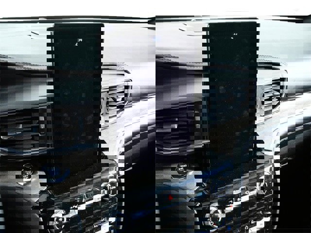 Certified 2021 Ford Explorer Platinum w/ Equipment Group 601A image 19