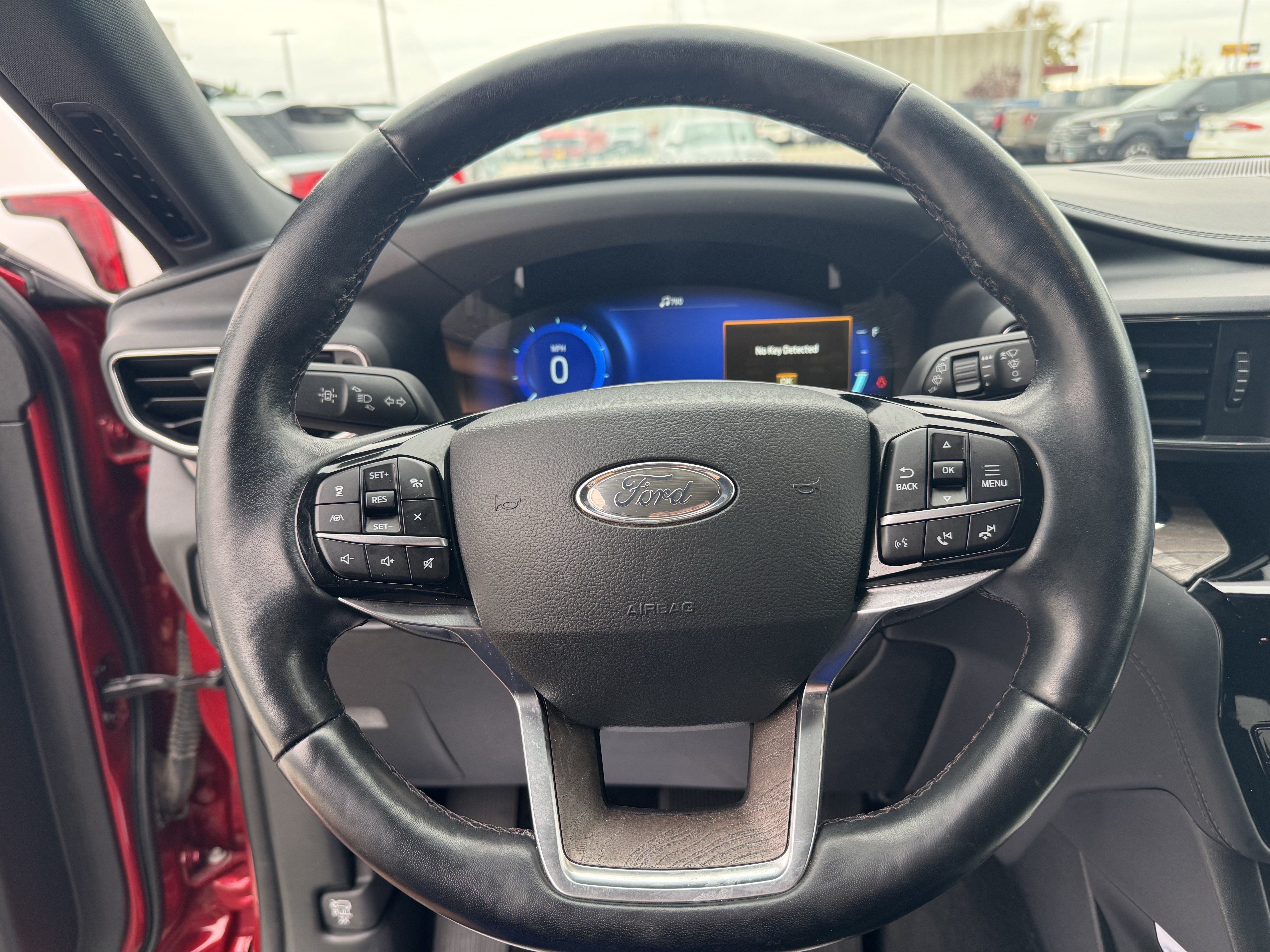 Certified 2022 Ford Explorer Platinum w/ Equipment Group 601A AWD/4WD image 14