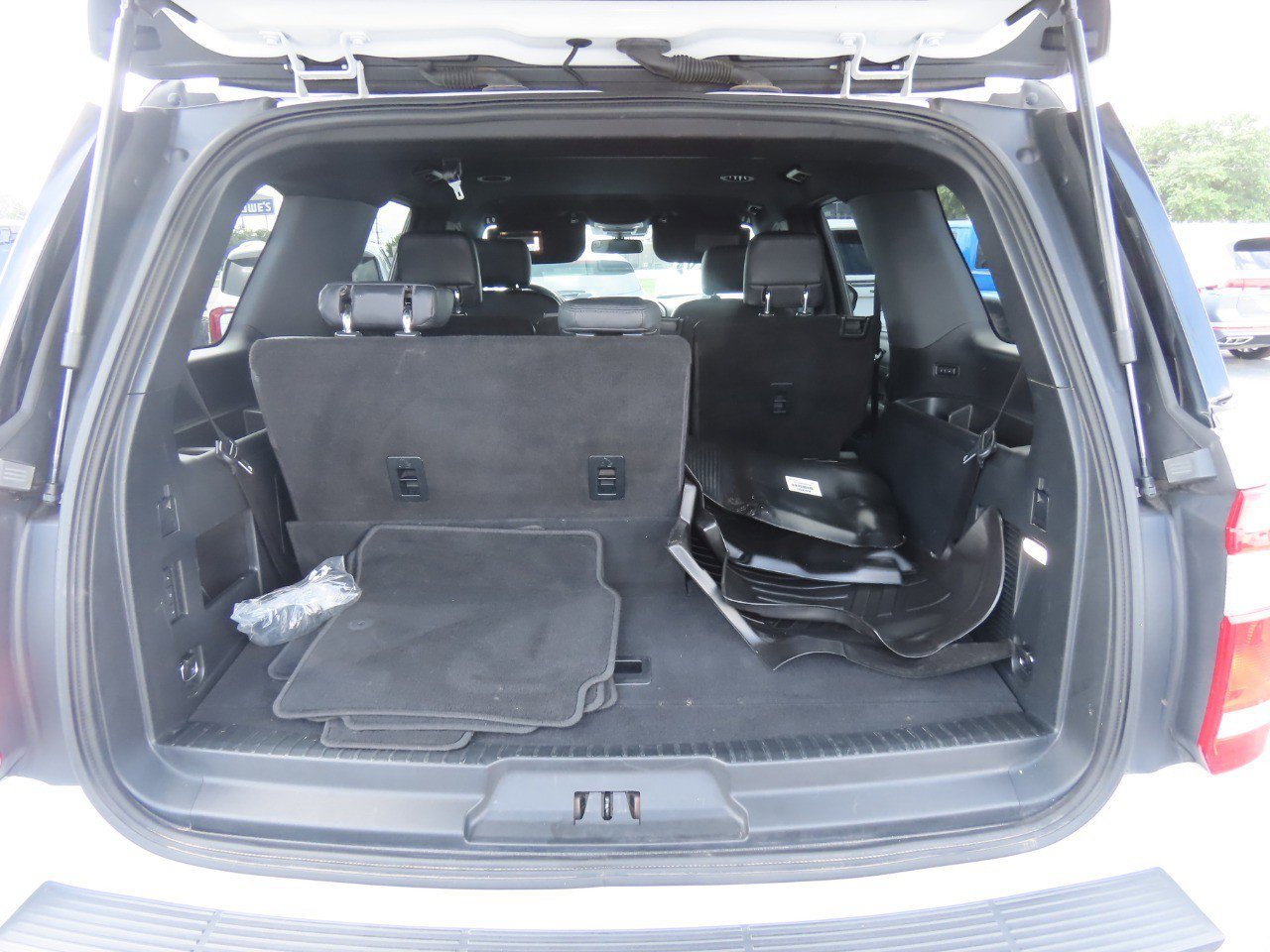 Certified 2020 Ford Expedition XLT RWD image 14