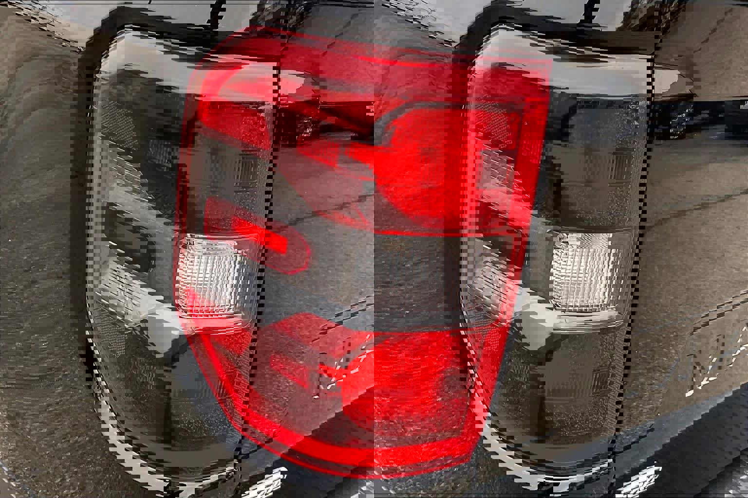 Certified 2024 Ford Maverick XLT w/ XLT Luxury Package image 27