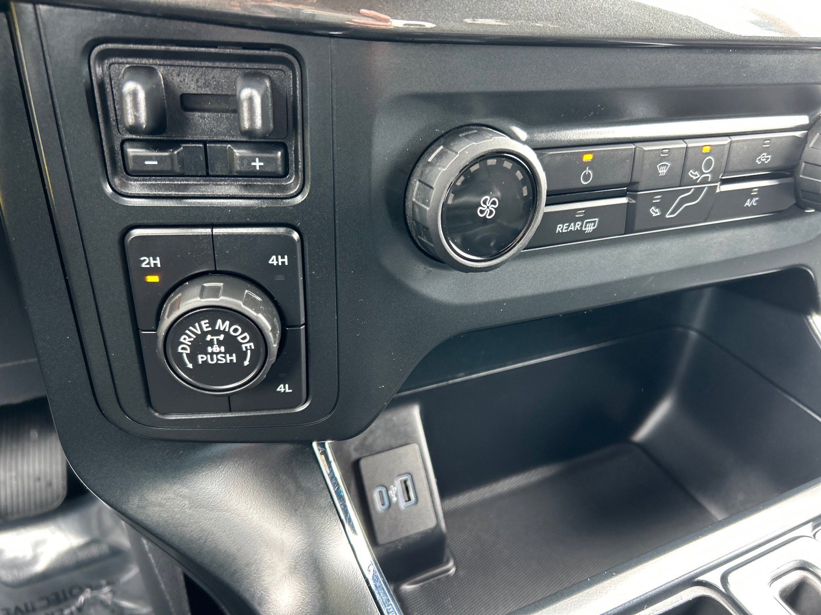 Certified 2022 Ford F150 XL w/ STX Black Appearance Package image 30