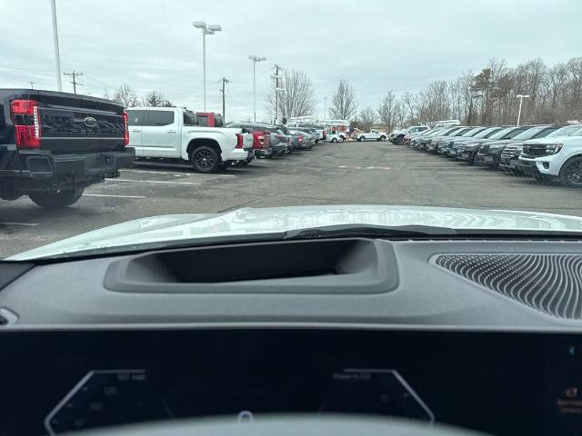 Used 2025 BMW 330i xDrive Sedan w/ Premium Package AWD/4WD image 36