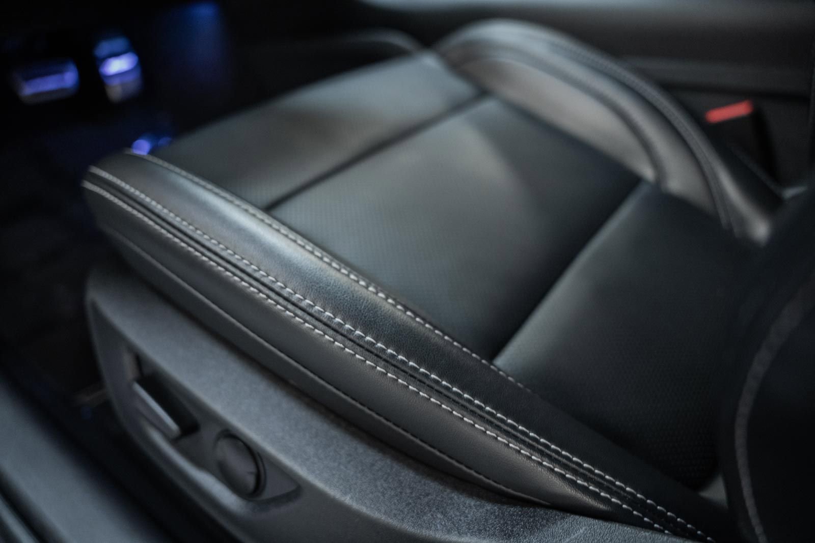 Certified 2025 Ford Mustang Premium w/ Wheel & Stripe Package image 37