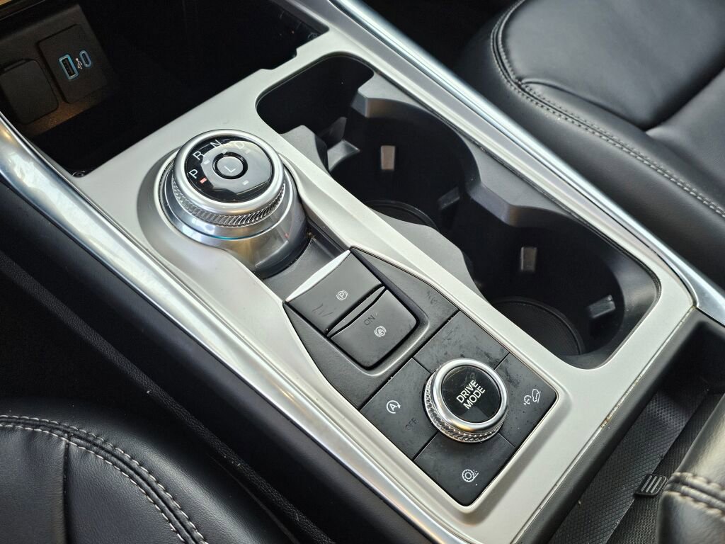 Certified 2023 Ford Explorer XLT w/ Equipment Group 202A image 33