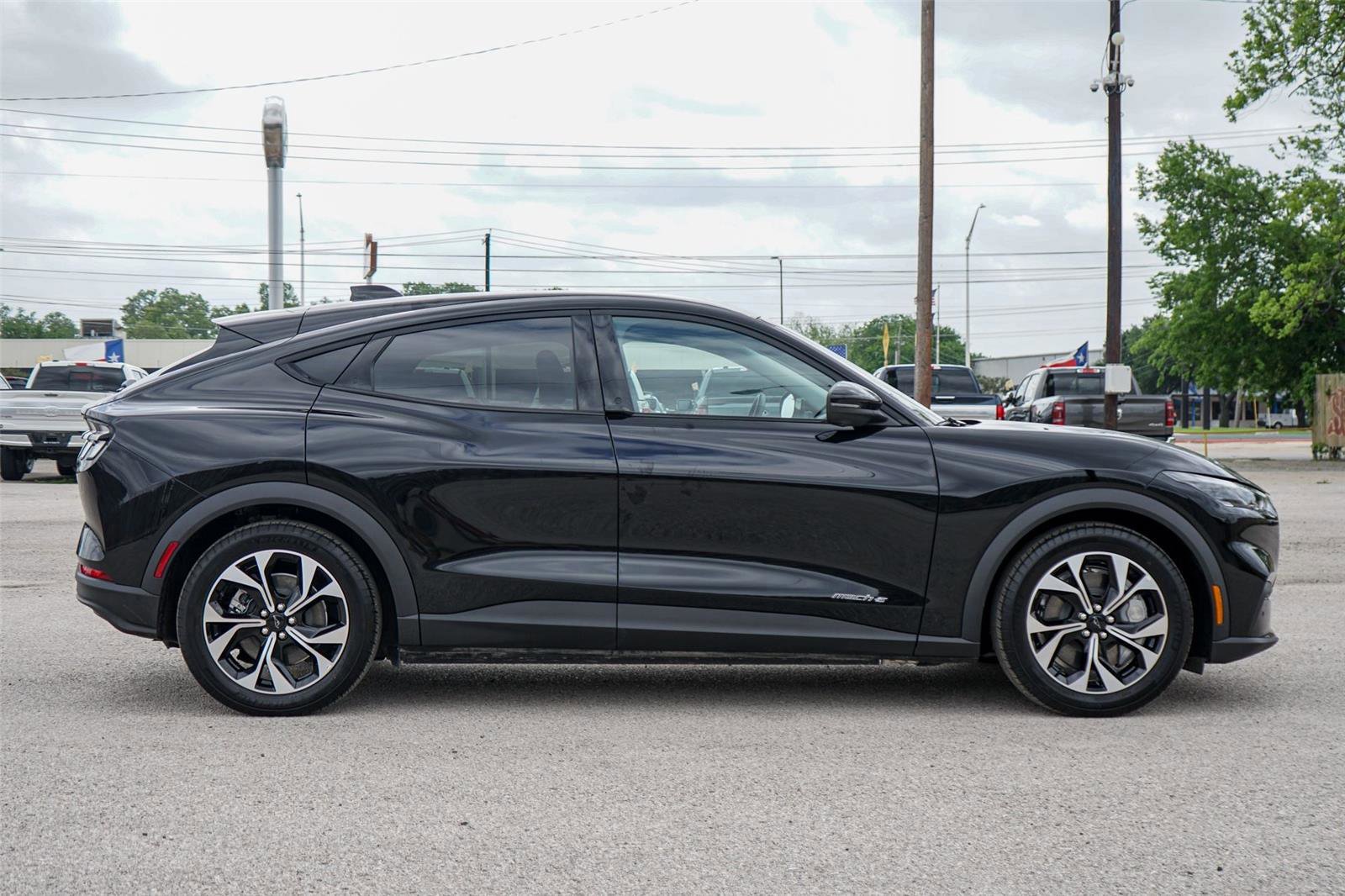 Certified 2025 Ford Mustang Mach-E Select image 2