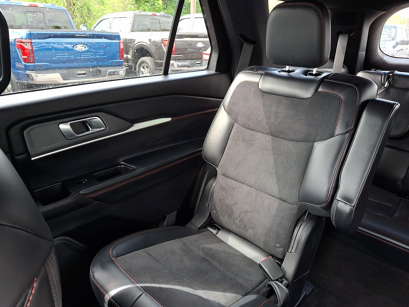 Certified 2025 Ford Explorer ST AWD/4WD image 18